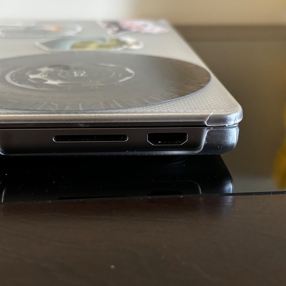 MacBook Pro 14inch - Picture 7 of 9